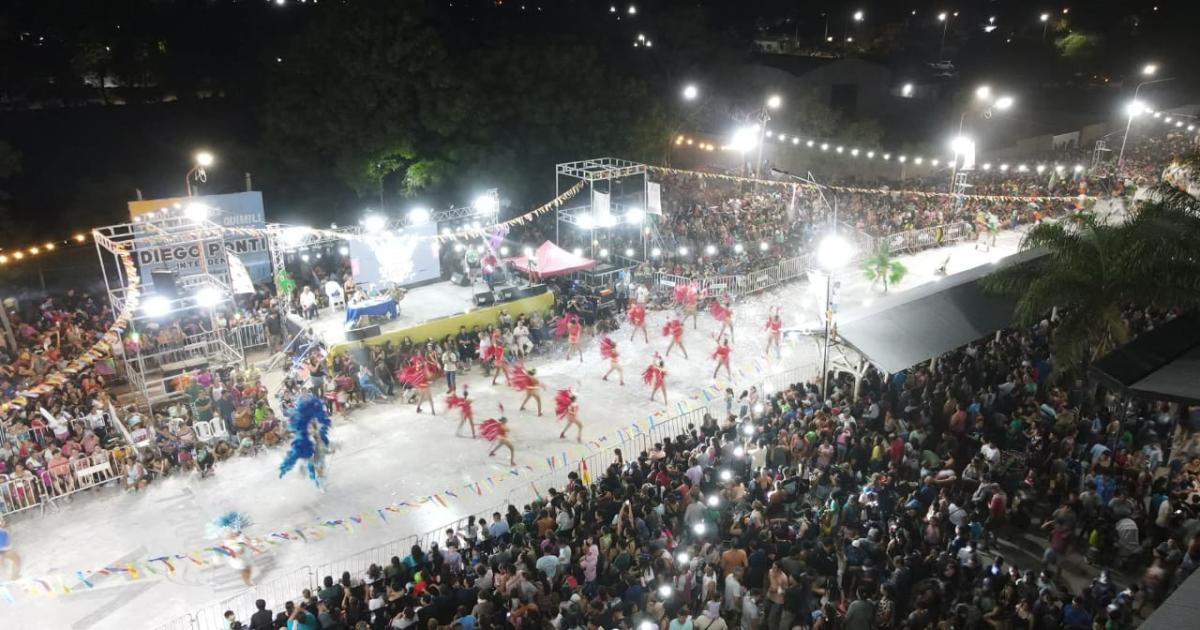 Quimiliacute se viste de gala para disfrutar de la 49ordf edicioacuten de sus histoacutericos Corsos de Carnaval