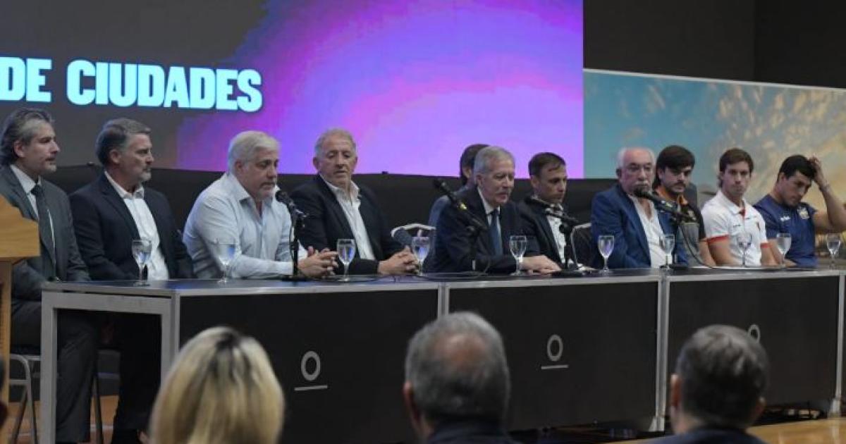 CONFERENCIA El gobernador Elías Su�rez encabezó la presentación oficial del partido entre Los Pumas e Inglaterra por la Nations Championship