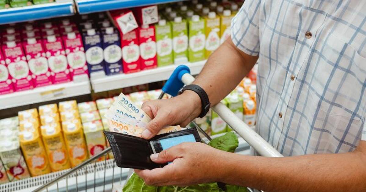 Seguacuten una encuesta los argentinos proyectan 315-en-porciento- de inflacioacuten para los proacuteximos 12 meses