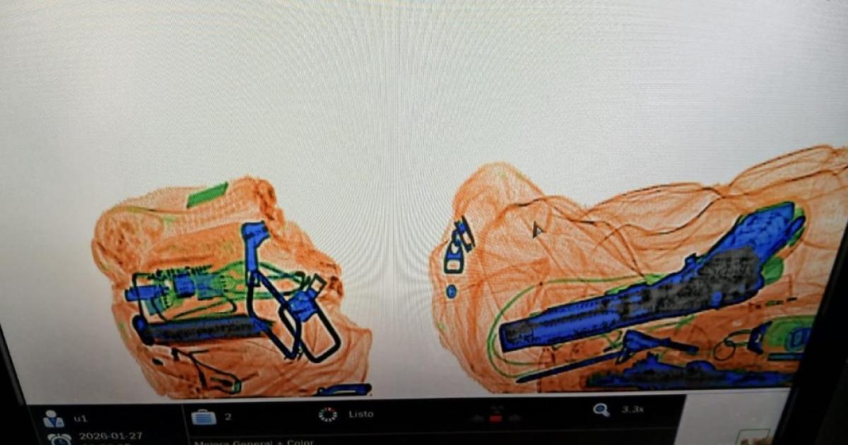 Gendarmeriacutea detuvo a una pareja que viajaba armada y cargada con dosis de cocaiacutena y marihuana