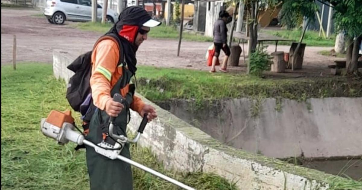 El municipio trabaja en el corte de malezas en la Avenida Circunvalacioacuten