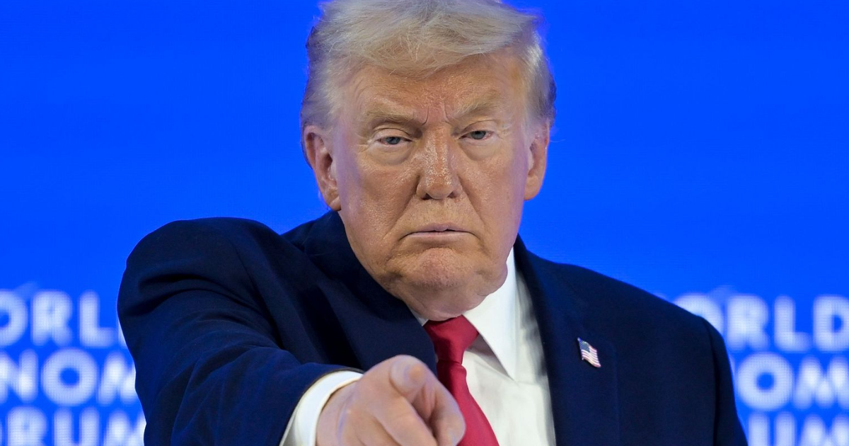 Trump anuncioacute la reapertura del espacio aeacutereo de Venezuela- tras meses de restricciones