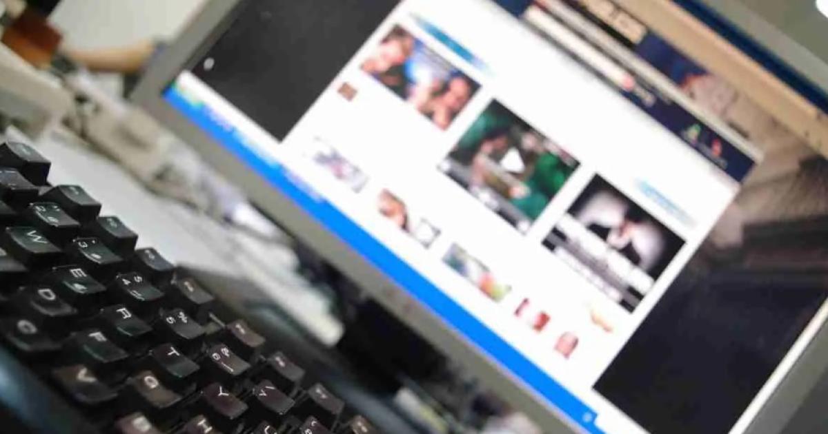 Detienen a profesor santiaguentildeo en caso de pornografiacutea infantil con viacutectimas de 2 a 6 antildeos