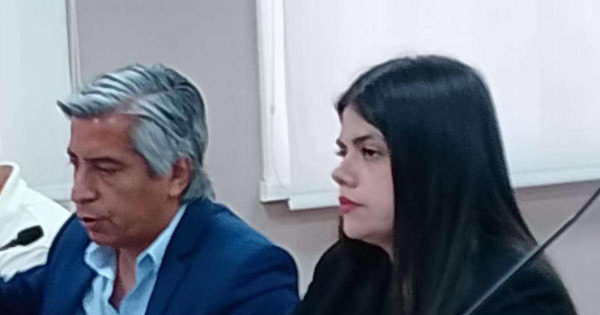 Contracara del profesor entre pornografiacutea y la guerra de Rusia-Ucrania