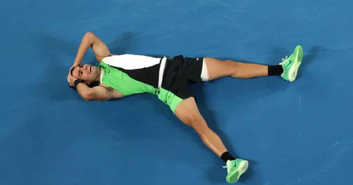 Alcaraz hizo historia en Melbourne y derrotoacute a Djokovic para conquistar el Australia Open