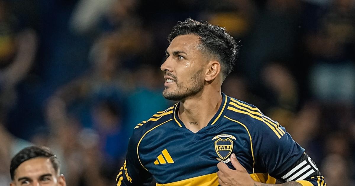 La alegriacutea fue toda de Boca vencioacute 2 a 0 a Newells Old Boys y recuperoacute la sonrisa