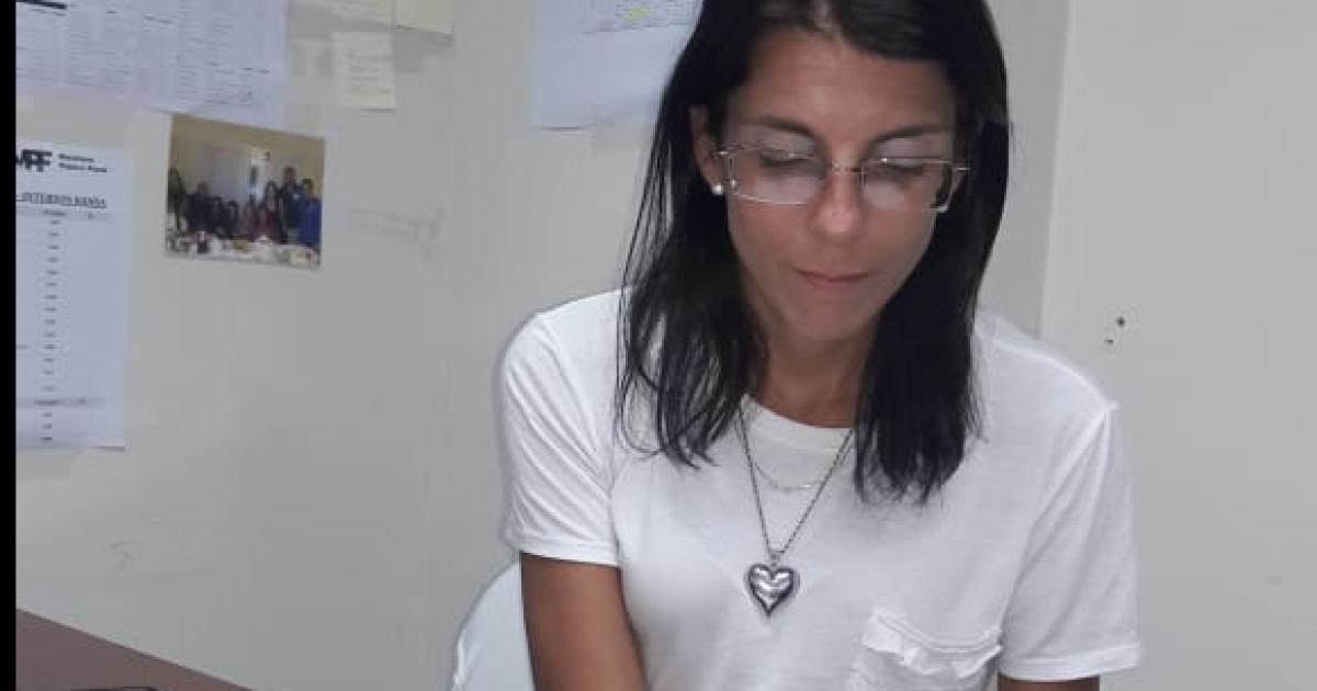 Jujentildea ingresoacute con un cuchillo al trabajo de su ex y lo atacoacute en el bantildeo 