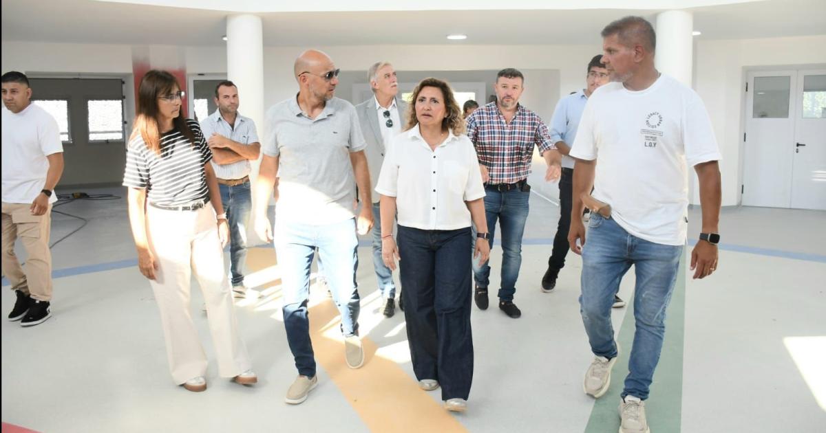 Fuentes supervisoacute la uacuteltima etapa de construccioacuten del nuevo jardiacuten de infantes Papa Francisco