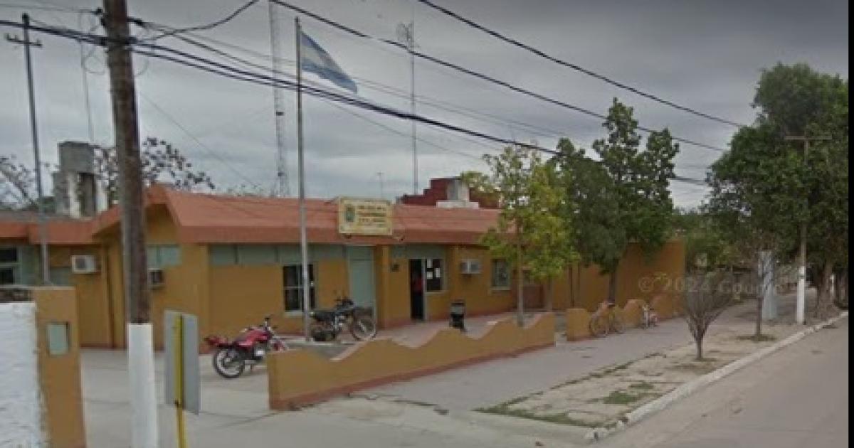 Fingioacute que comprariacutea cigarros sueltos y apuntoacute con arma a la cabeza