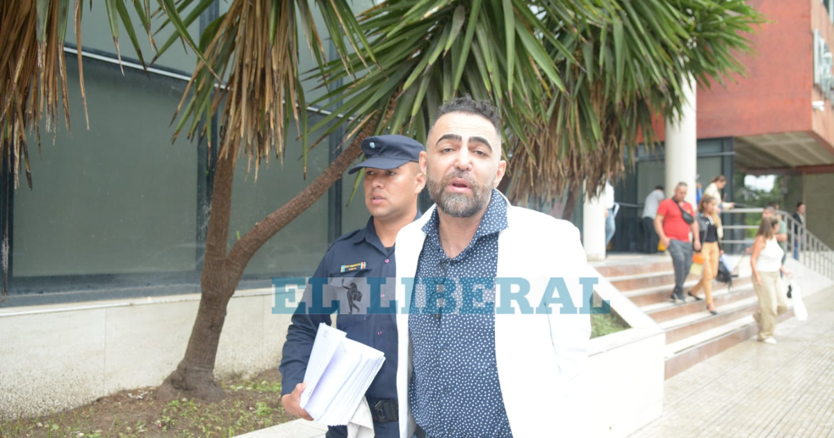 Ramiro Petros a la salida del MPF (Foto- Daniel Pérez EL LIBERAL)