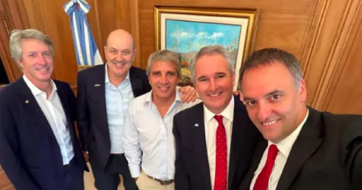 Durante el encuentro con los medios ambos funcionarios defendieron la necesidad de fortalecer el vínculo estratégico con EEUU - Foto- Minuto Uno