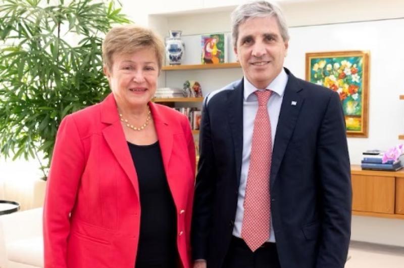 Llegoacute la misioacuten del FMI para revisar el acuerdo y con el foco en las reservas