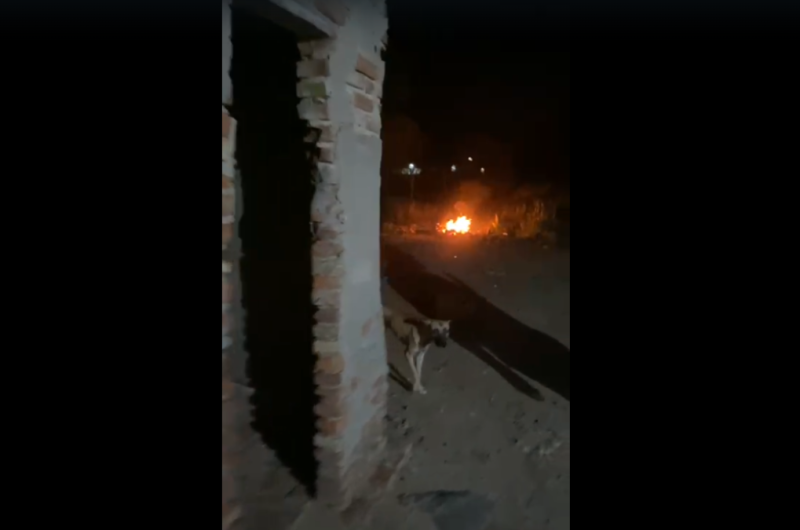 Paacutenico en Antildeatuya- una mujer prendioacute fuego a la ropa de sus hijos y amenazoacute con quemarlos 