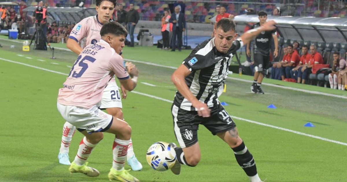 Con gol de Michael Santos Central Coacuterdoba obtuvo su primer triunfo en el torneo