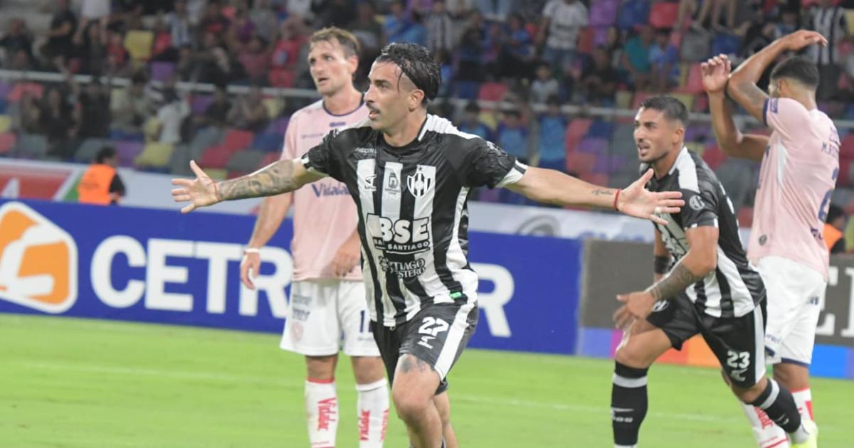 Con gol de Michael Santos Central Coacuterdoba obtuvo su primer triunfo en el torneo