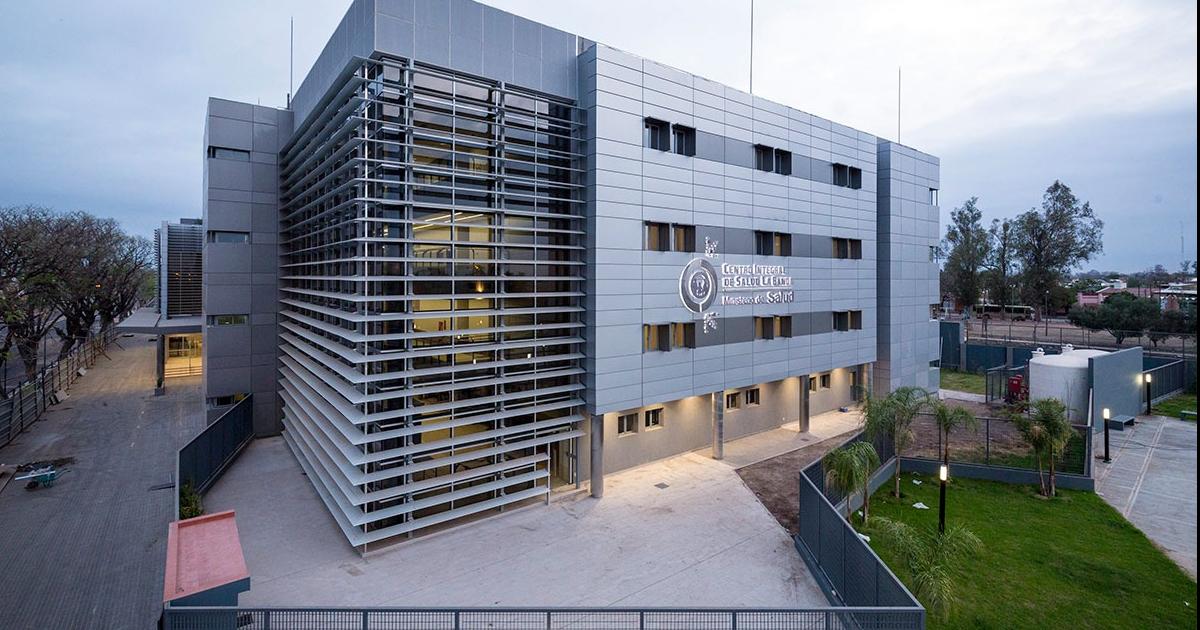 Un Pitbull mordioacute la pierna de una bebeacute de un antildeo y siete meses