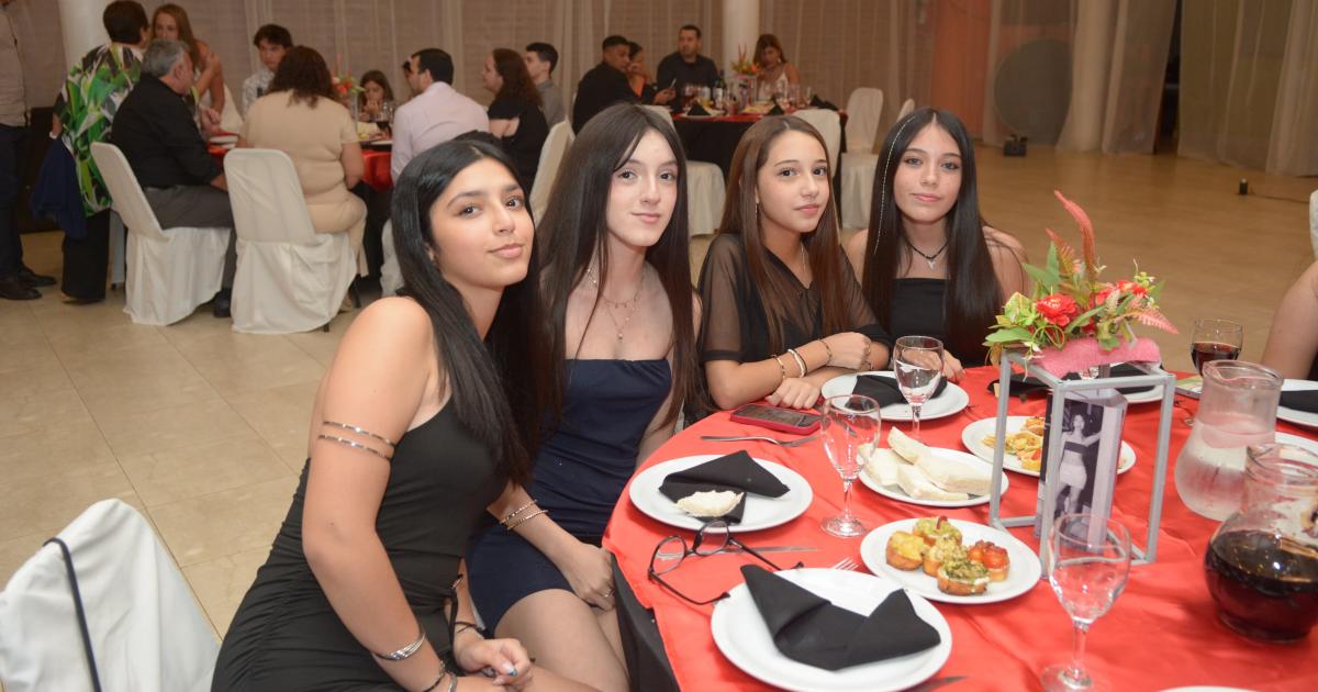 LA NOCHE SONtildeADA DE MAIA PILAR 