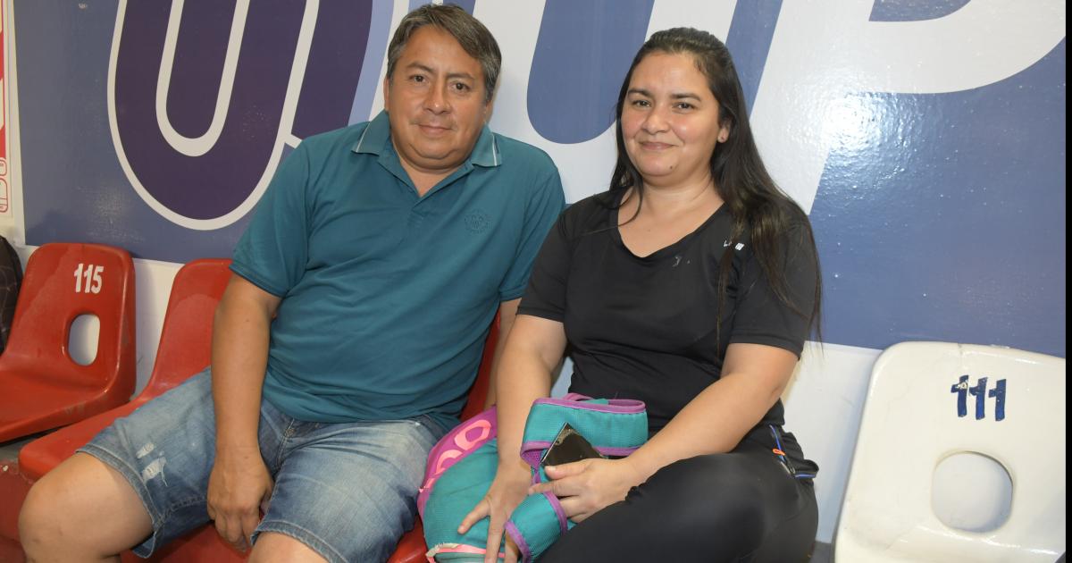 NOCHE DE BAacuteSQUET FEMENINO EN EL ESTADIO CIUDAD