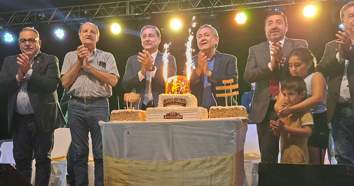 Campo Gallo celebroacute sus 128 antildeos con un fuerte respaldo provincial y un emotivo homenaje a Huguito Flores