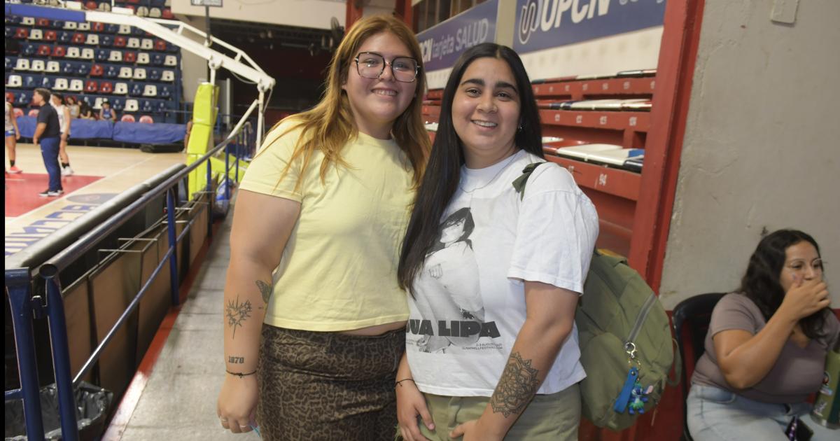 NOCHE DE BAacuteSQUET FEMENINO EN EL ESTADIO CIUDAD