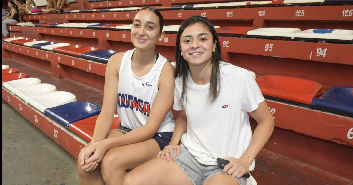 NOCHE DE BAacuteSQUET FEMENINO EN EL ESTADIO CIUDAD