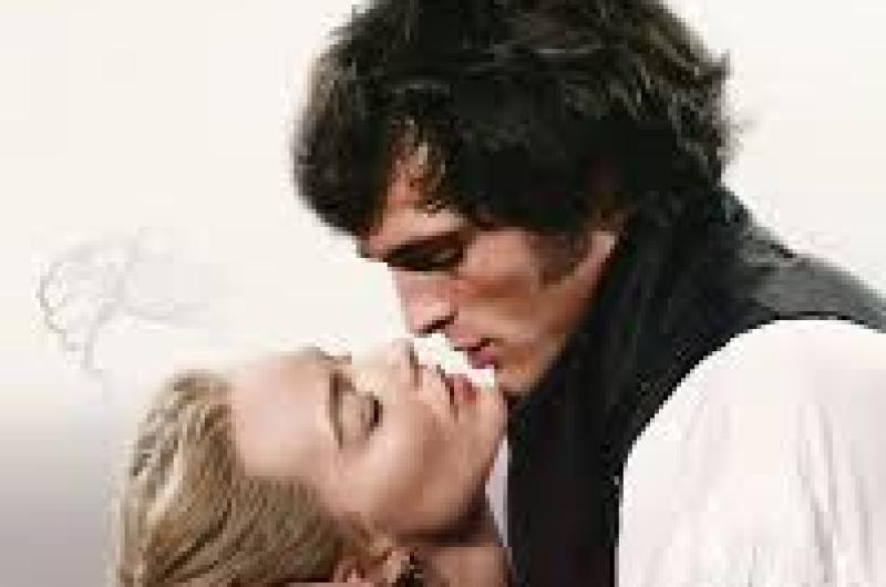 Santiaguentildeos van al cine pese a los bolsillos flacos