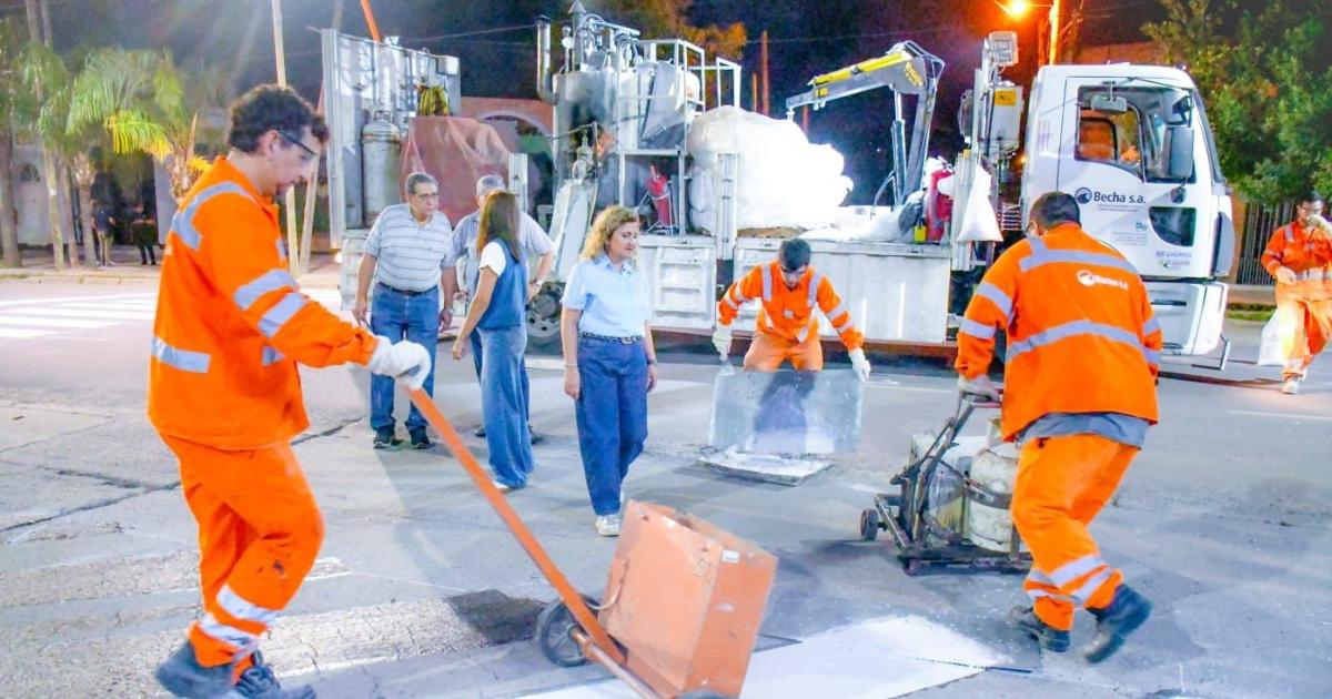 Fuentes supervisoacute trabajos de demarcacioacuten de sendas peatonales