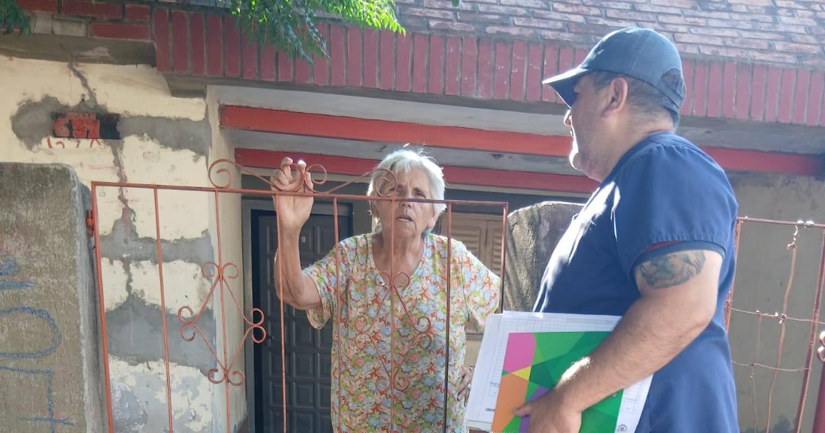 UPA 13 - agentes sanitarios vacunan contra el dengue
