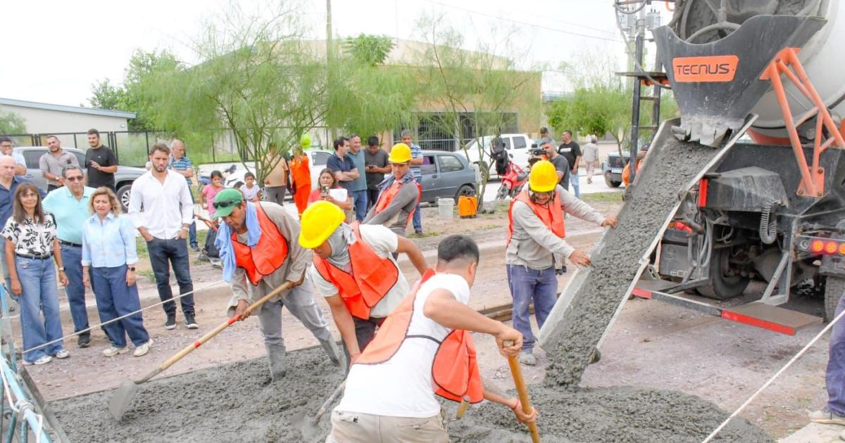 La Capital avanza con 34 nuevas cuadras pavimentadas en el barrio Beleacuten