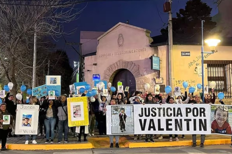 Condenaron a un anestesista que se distrajo con el celular y provocoacute la muerte de un nene de 4 antildeos