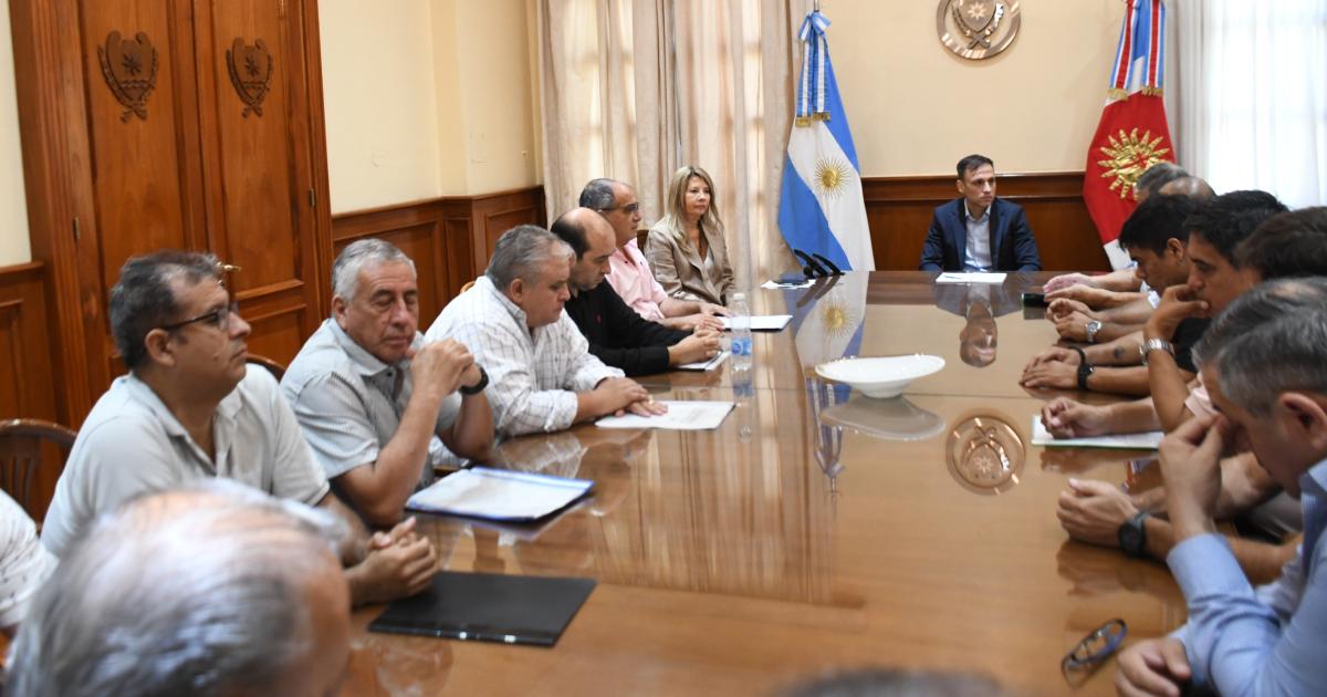 Salarios- primera reunioacuten de la Mesa de Diaacutelogo y Trabajo