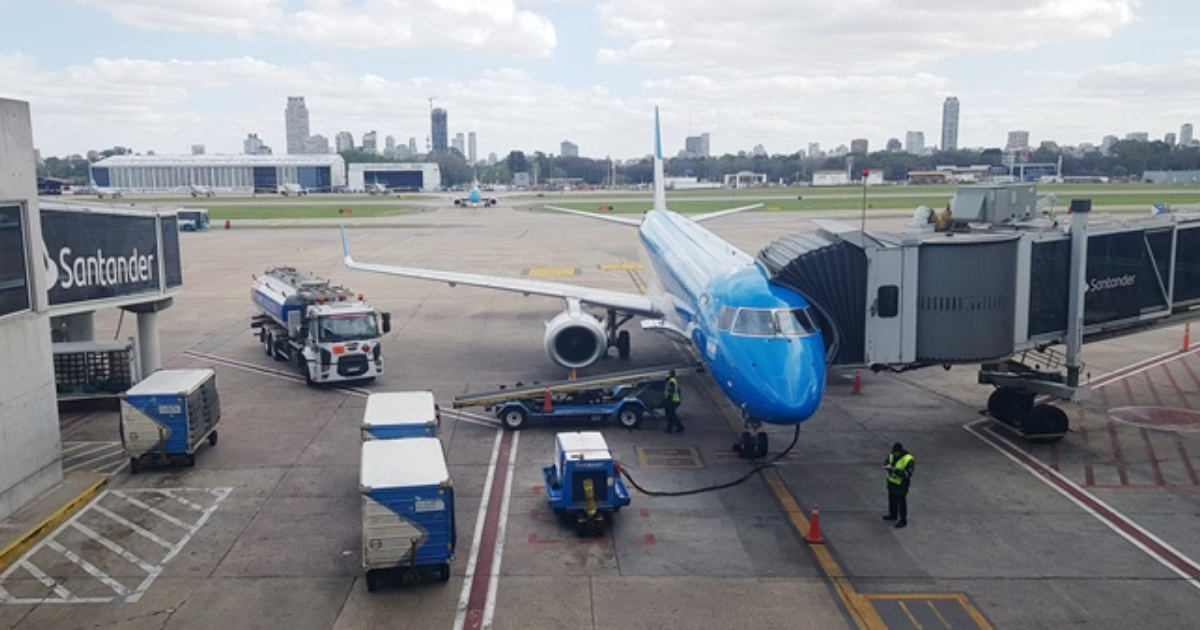 Pilotos de liacuteneas aeacutereas haraacuten un paro este mieacutercoles- queacute franja horaria afectaraacute
