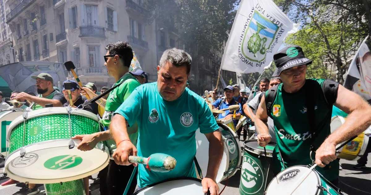 Los manifestantes se enfrentaron a las afuera del Congreso (Foto- Agencia Noticias Argentinas)