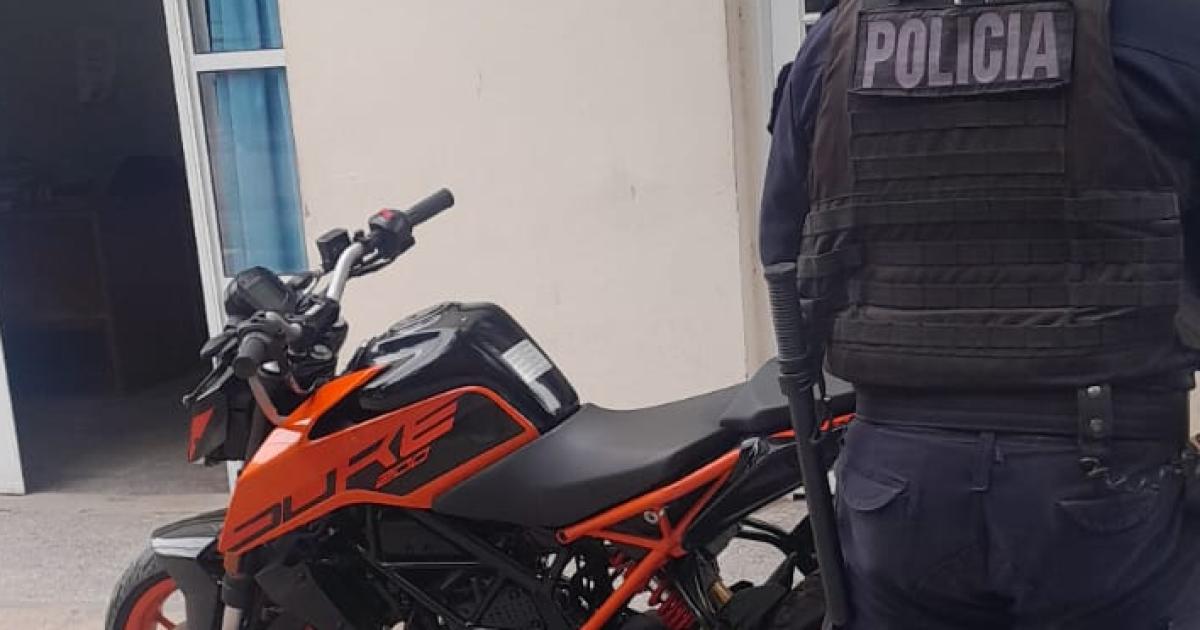 Procedimiento en Fernaacutendez- moto robada de Buenos Aires fue incautada