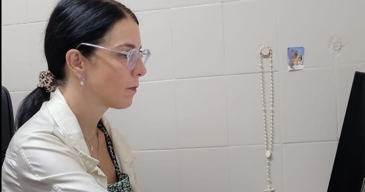 Dos joacutevenes presos con bagullos de marihuana y una balanza digital