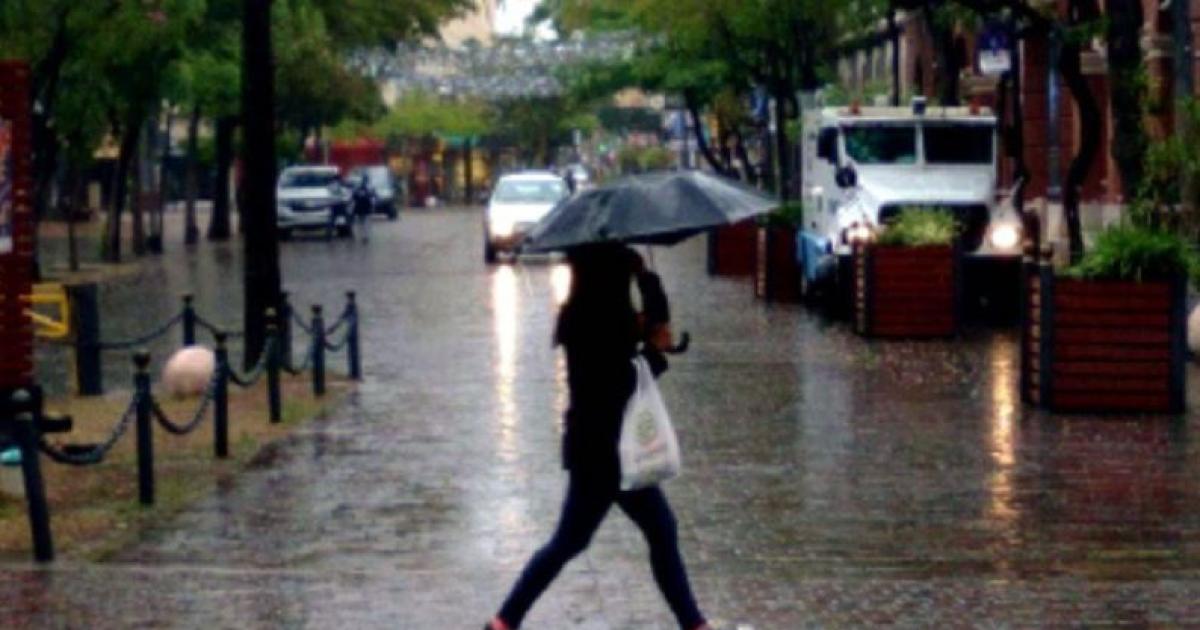 Jornada inestable y con alerta amarilla- preveacuten tormentas durante todo el diacutea en Santiago