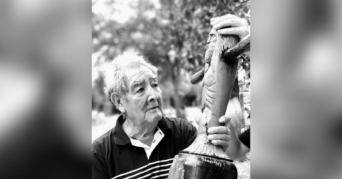 -Roberto Benavidez  escultor santiagueñofotografía Sofía Castellanos-