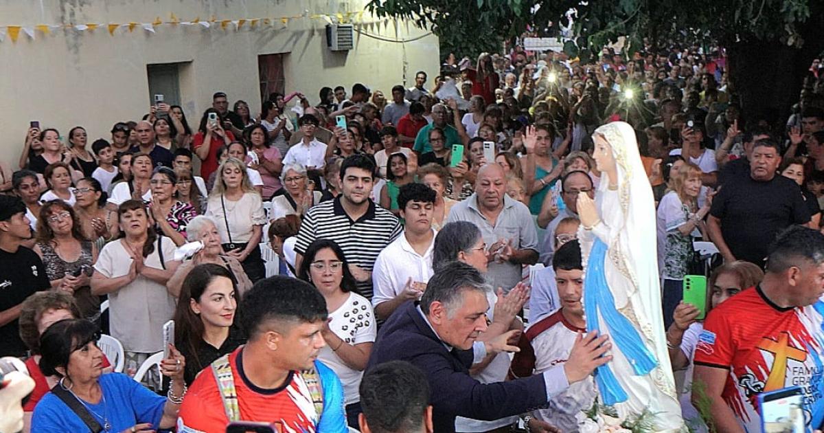 El intendente Nediani participoacute de la fiesta patronal de Lourdes