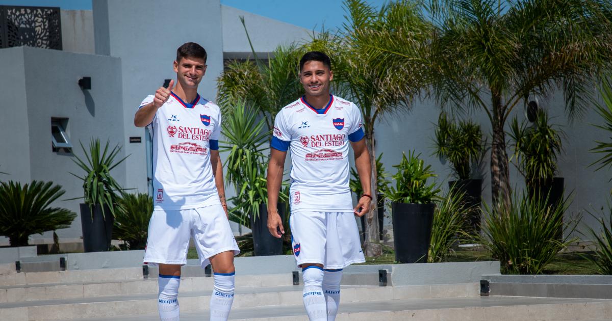 Guumlemes mostroacute su nueva indumentaria en la previa del debut