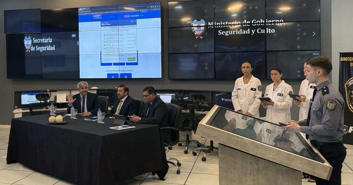 La Policiacutea santiaguentildea puso en marcha un Portal Digital con inteligencia artificial y denuncias online