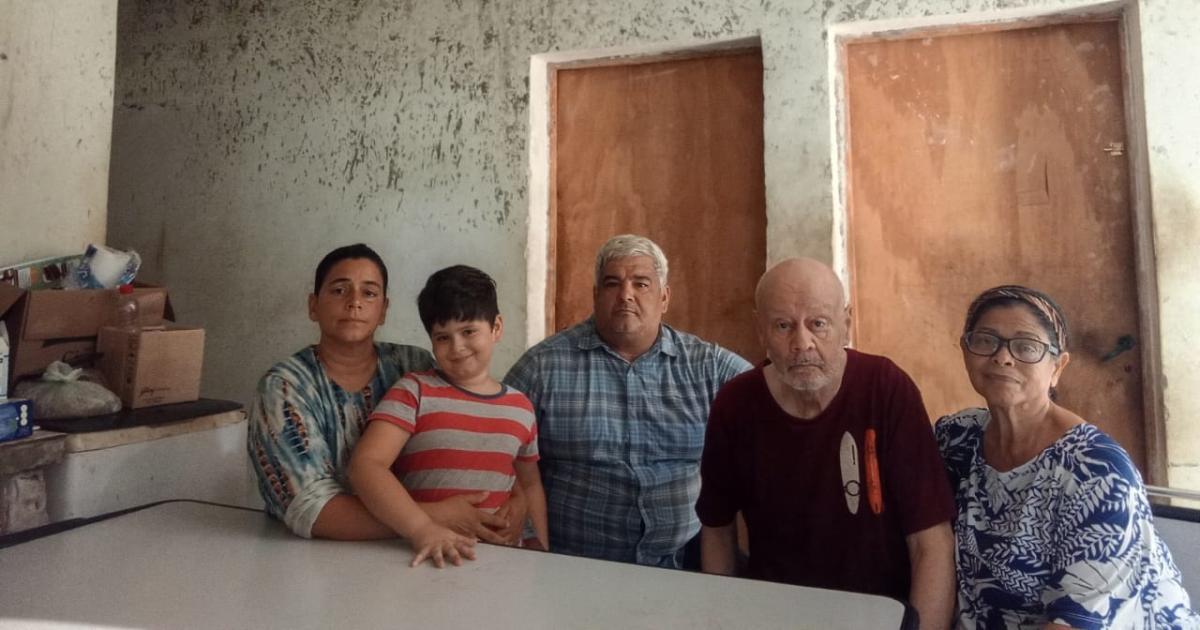 MUY PREOCUPADOS- La familia venezolana manifestó que son días sombríos y teme por su futuro El proceso de debate en el fuero civil de La Banda