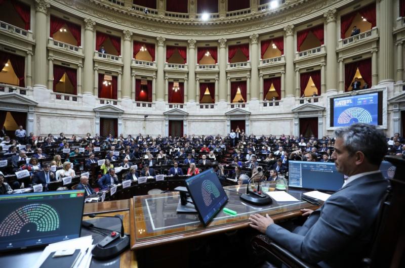 Reforma laboral- la oposicioacuten busca dar marcha atraacutes a cambios en licencias por enfermedad