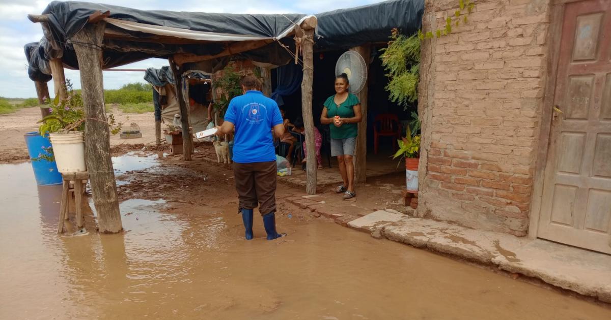 Desbordes del riacuteo Salado- aislaron a 85 familias