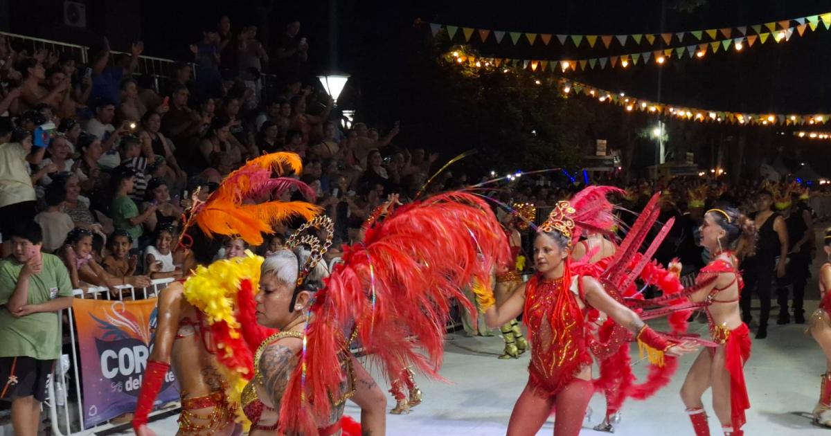 FOTOS- Exitosa segunda noche de los Corsos del Norte en Las Termas de Riacuteo Hondo