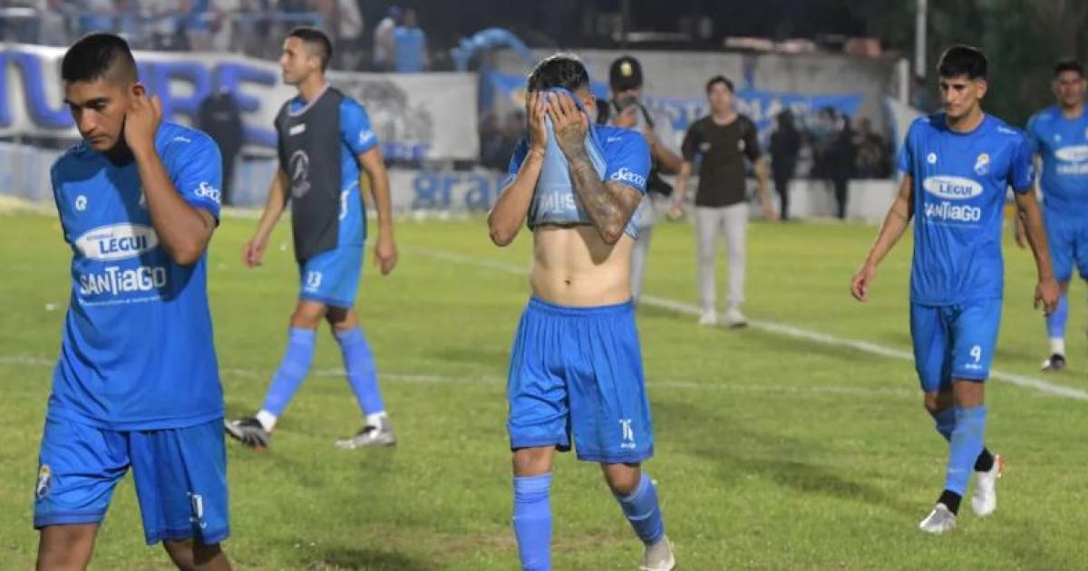 El Albo perdió ante Paz Juniors y quedó eliminado - Foto- EL LIBERAL