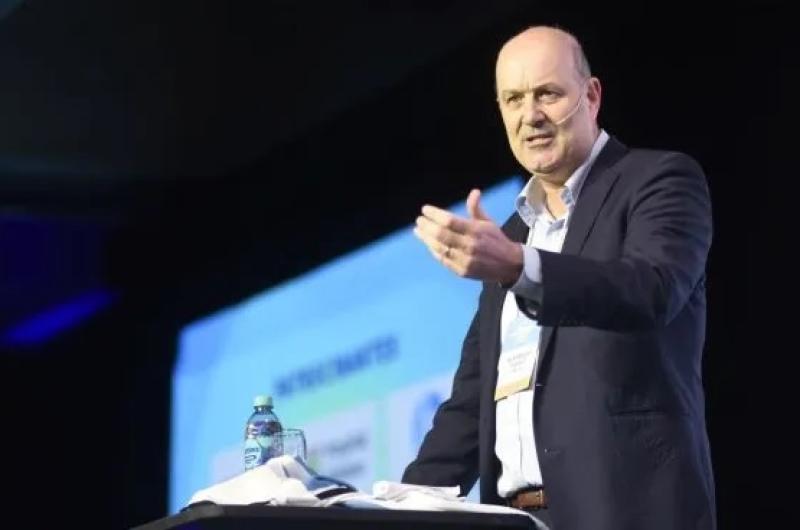 STURZENEGGER La AACI que dirige su mujer  contratada por Cancillería