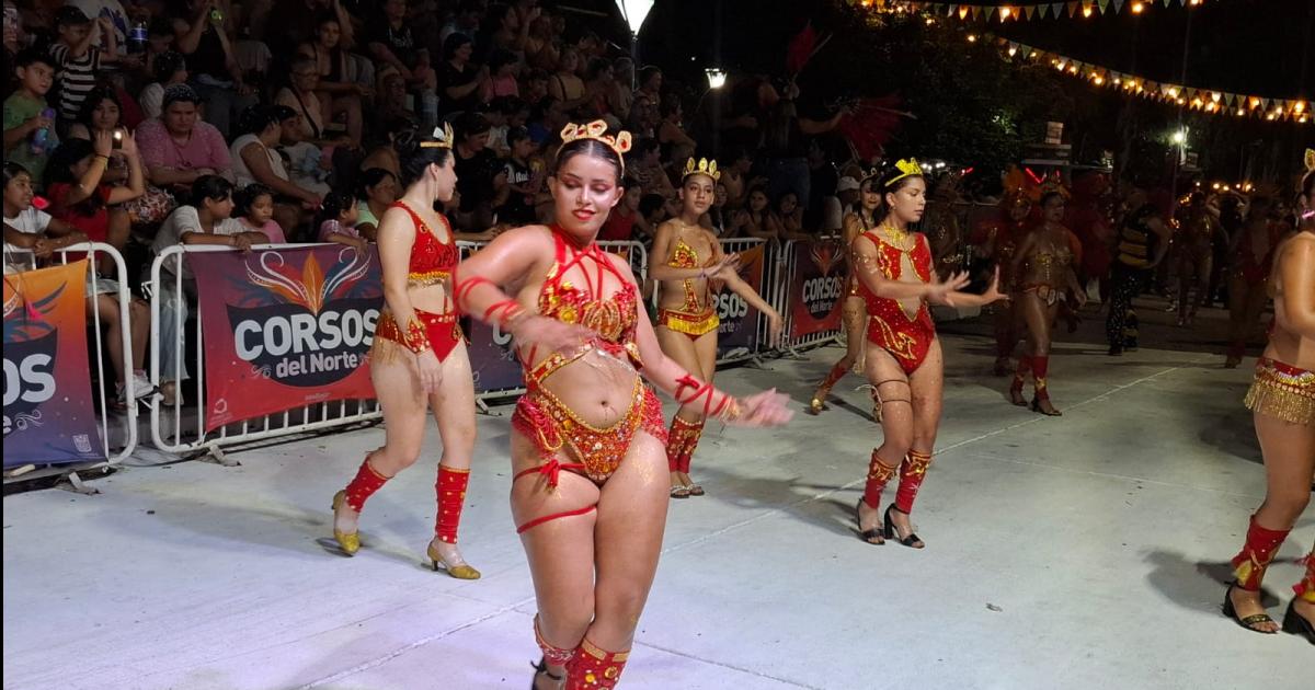 Exitosa segunda noche de los Corsos del Norte en Las Termas de Río Hondo