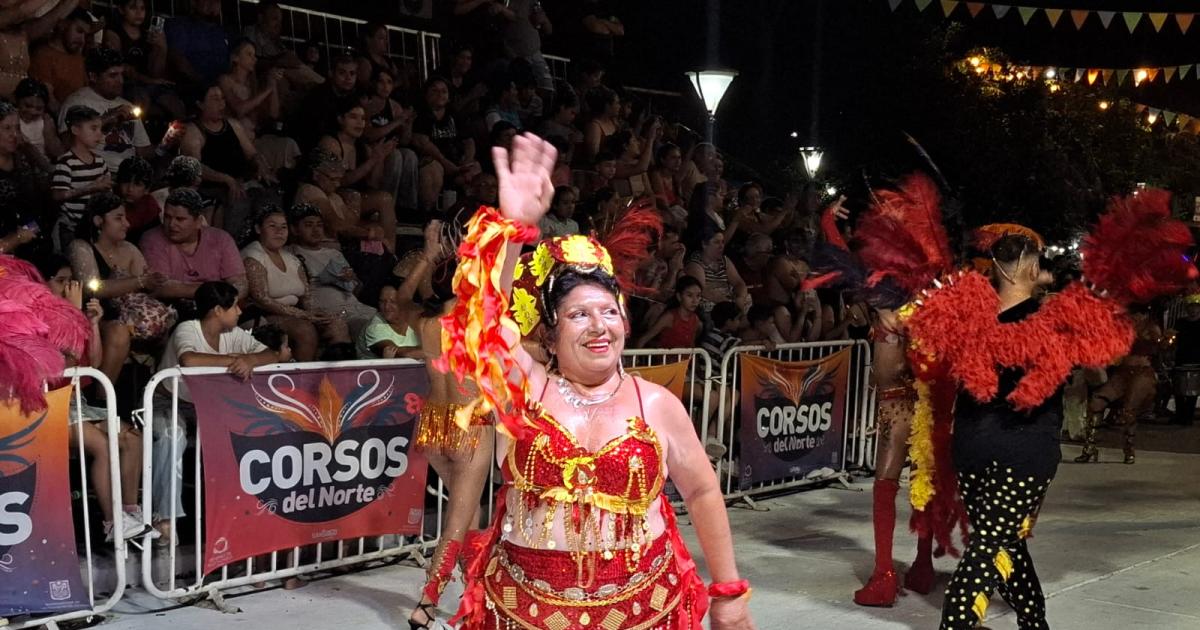 FOTOS- Exitosa segunda noche de los Corsos del Norte en Las Termas de Riacuteo Hondo