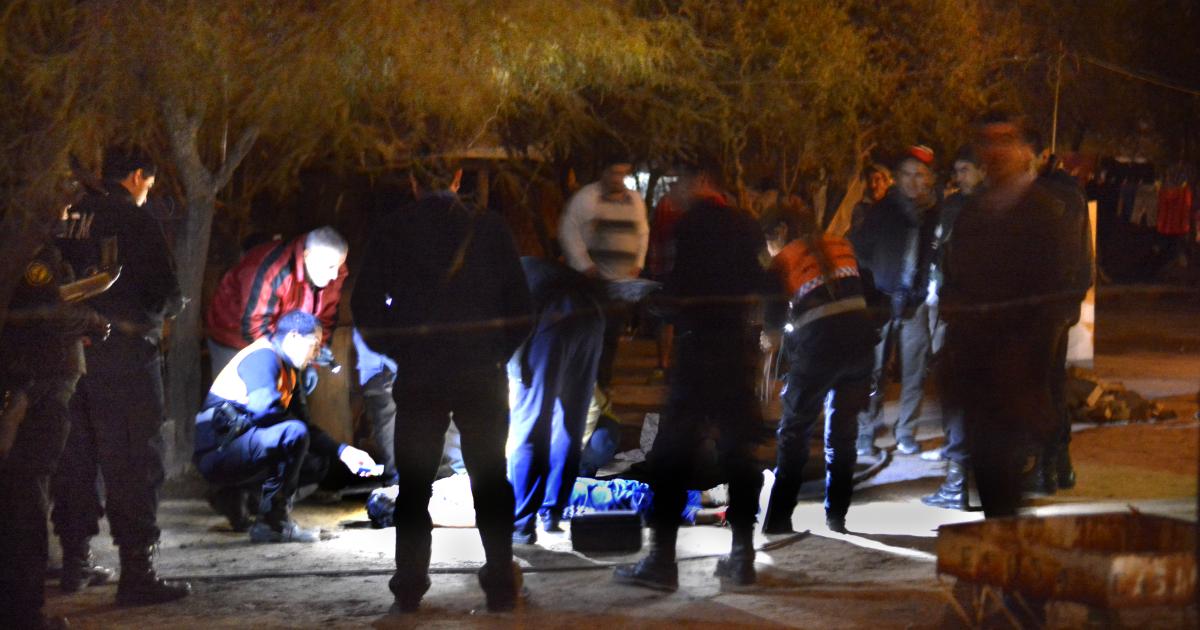 PERICIAS CIENTÍFICAS- Funcionarios judiciales y expertos de la policía trabajaban en Las Termas Todo era misterio