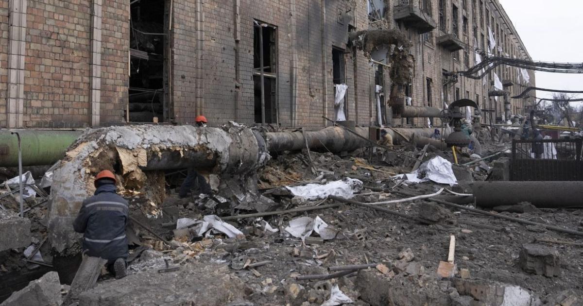 Finaliza 1ordm diacutea de conversaciones trilaterales sobre Ucrania-Rusia